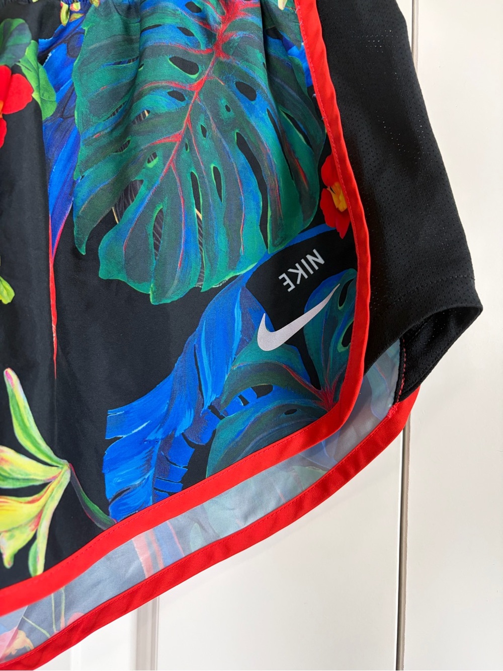 Nike Dri-Fit Tempo Tropical Plant Floral Peacock Athletic Running Shorts Black - Picture 4 of 8